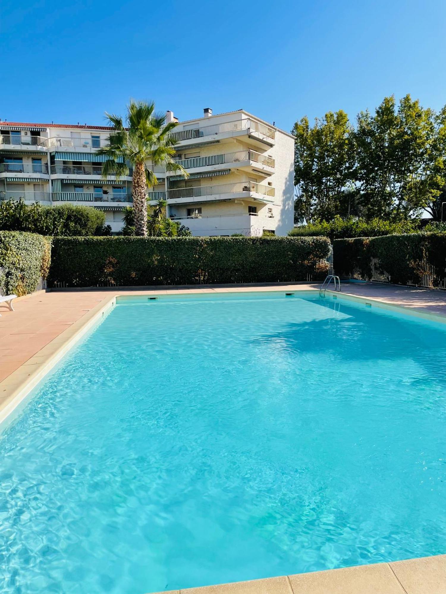 Studio De Standing Climatise, Avec Piscine, Proche De La Mer เฟรฌูส ภายนอก รูปภาพ